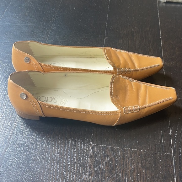 Tods size 9 leather shoes - Picture 2 of 6